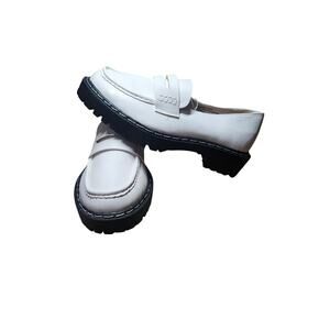 Torrid 4F PU Lug Loafer White 9 Wide